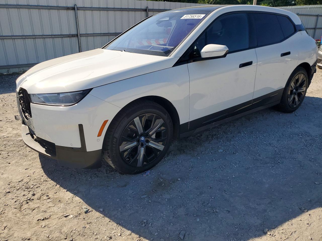 Salvage BMW iX Image