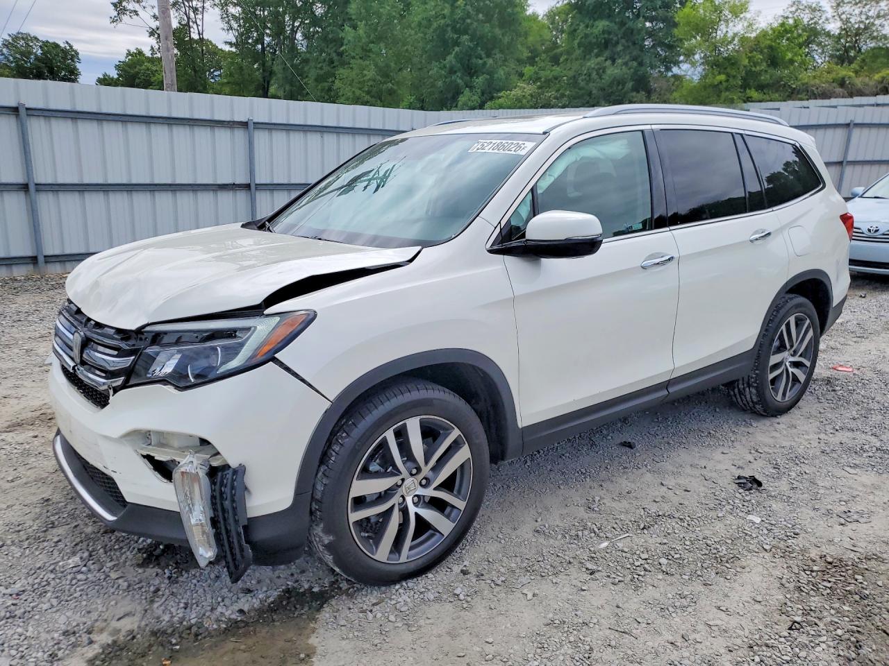 Salvage Honda Pilot Image
