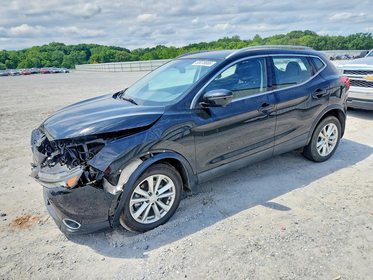 Salvage Nissan Rogue Image