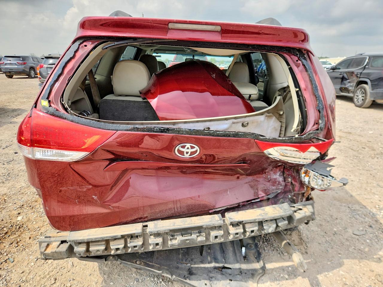 Toyota Sienna Le 8-passenger