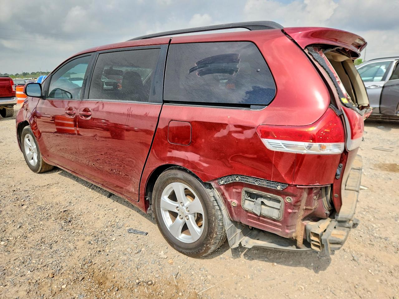 Toyota Sienna Le 8-passenger