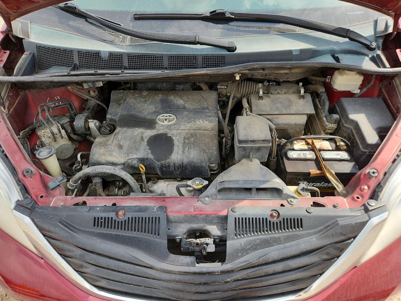 Toyota Sienna Le 8-passenger
