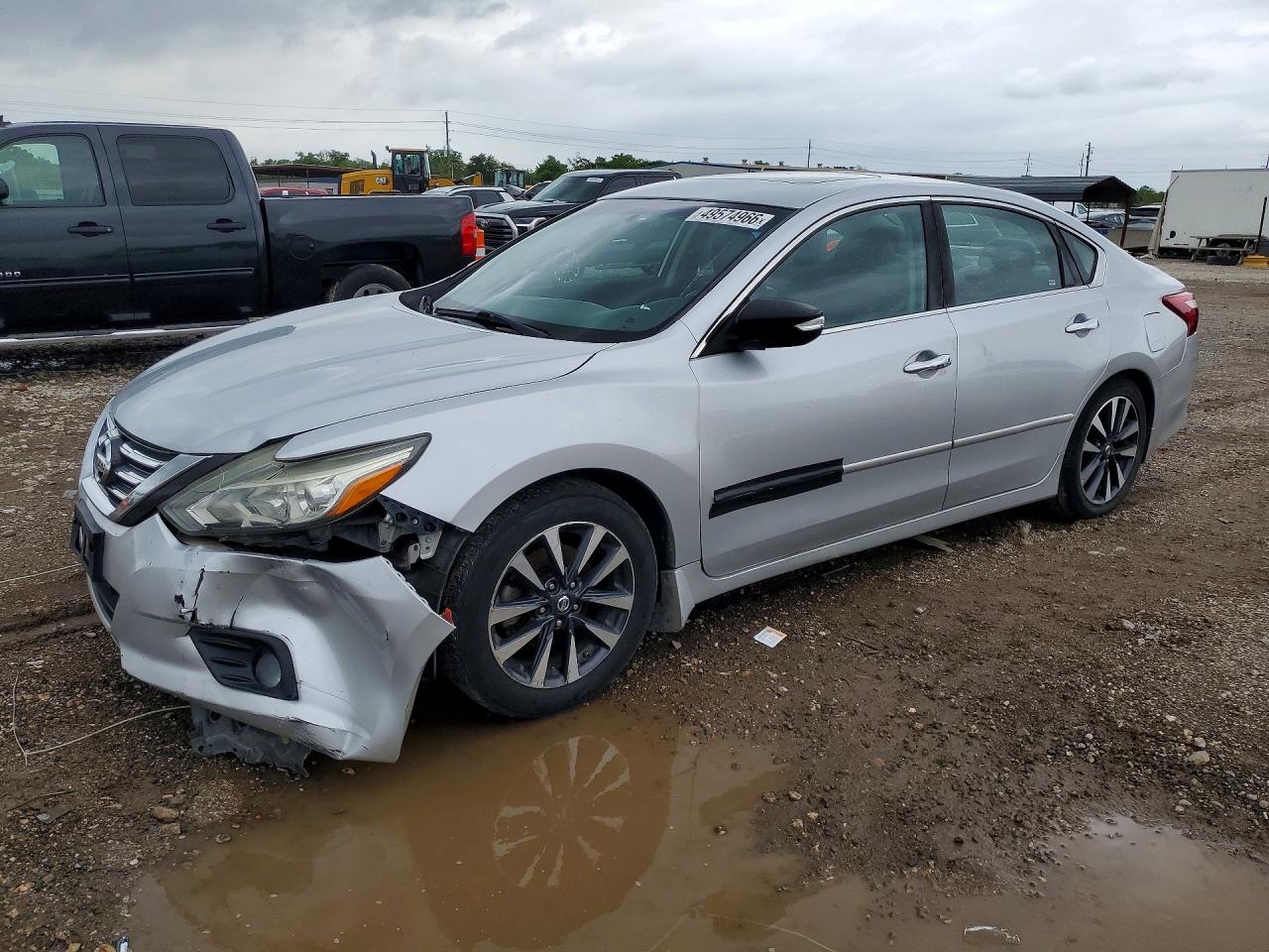 Salvage Nissan Altima Image