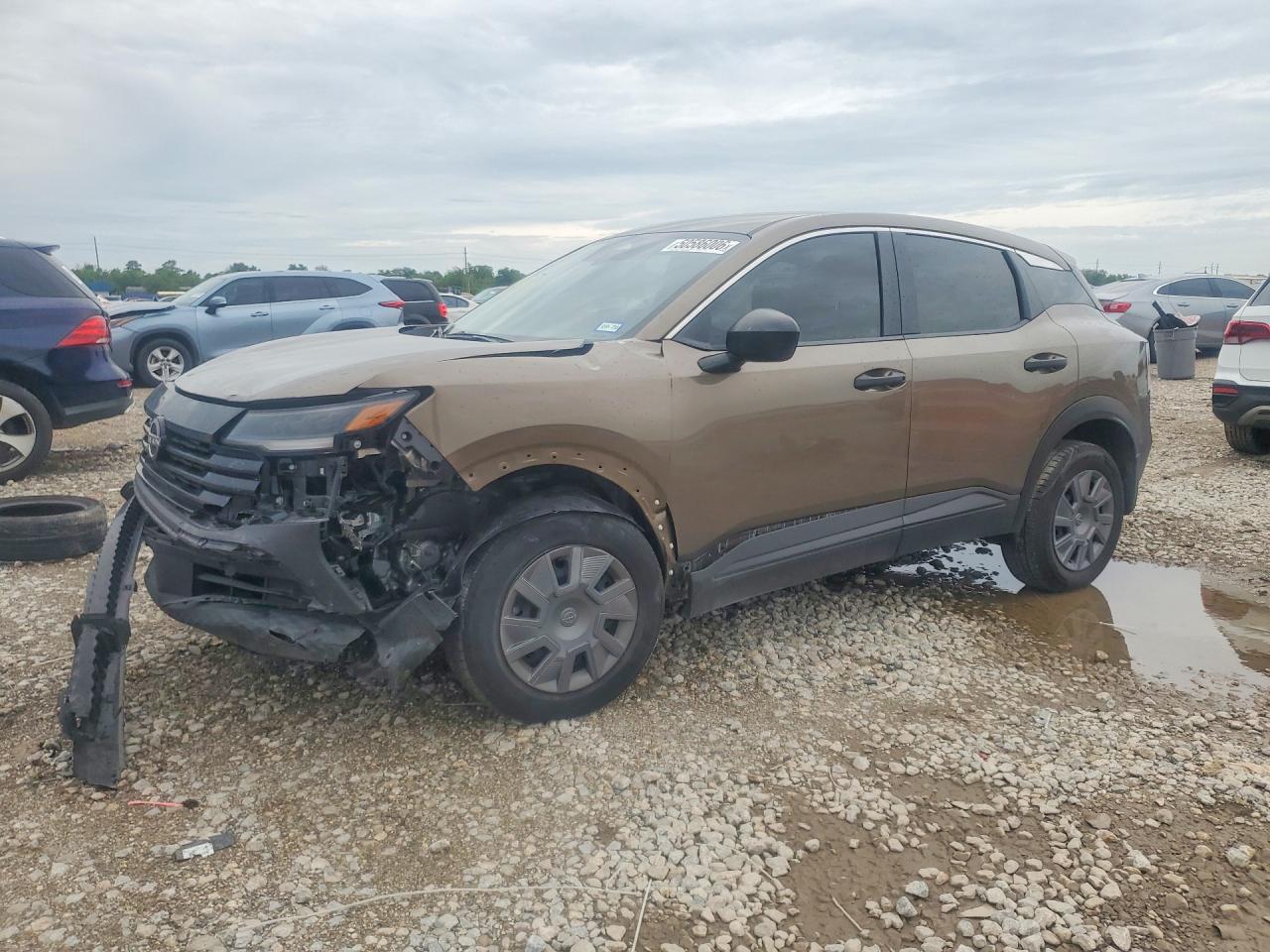 Salvage Nissan Kicks Image