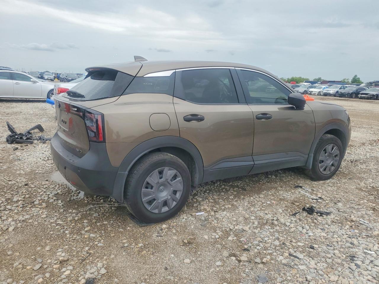 Nissan Kicks S