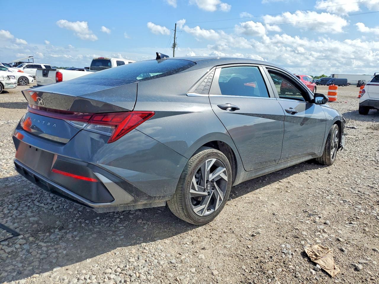 Hyundai ELANTRA Sel