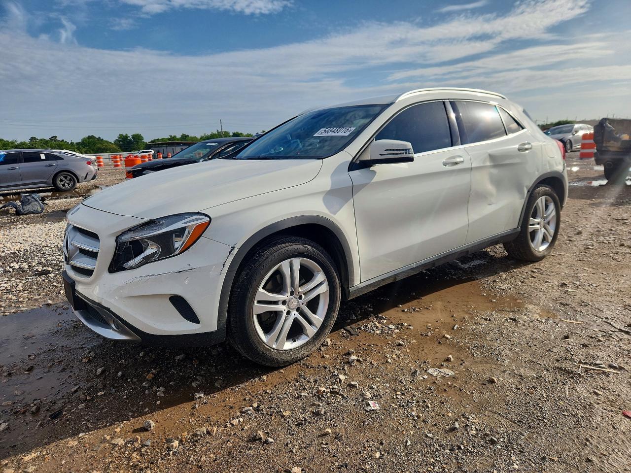 Salvage Mercedes-Benz GLA Image