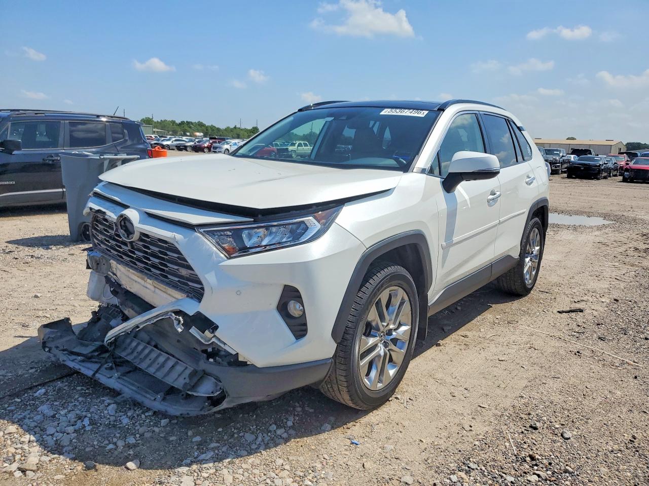 Salvage Toyota RAV4 Image