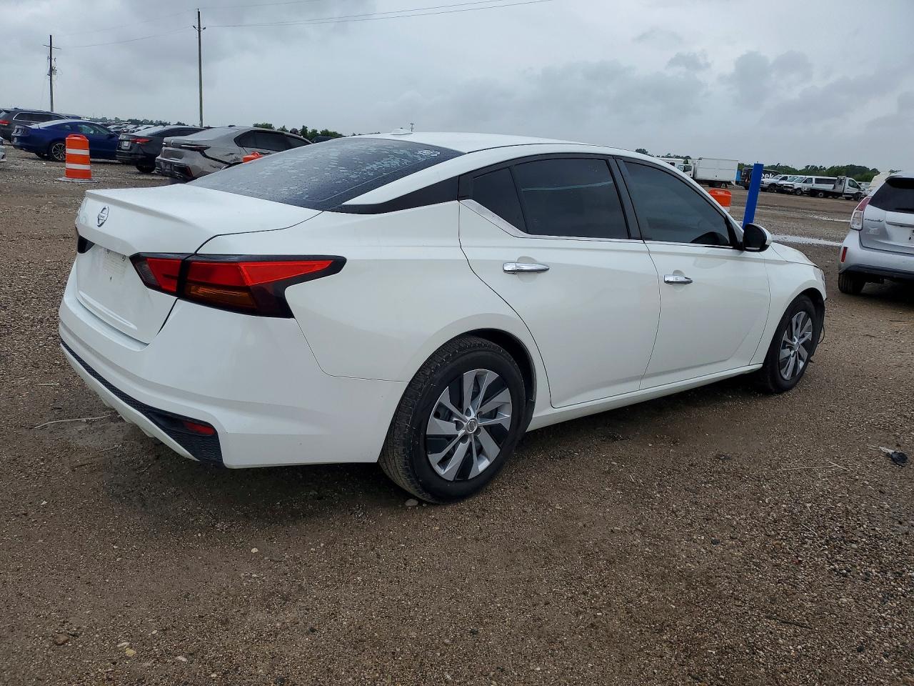 Nissan Altima S