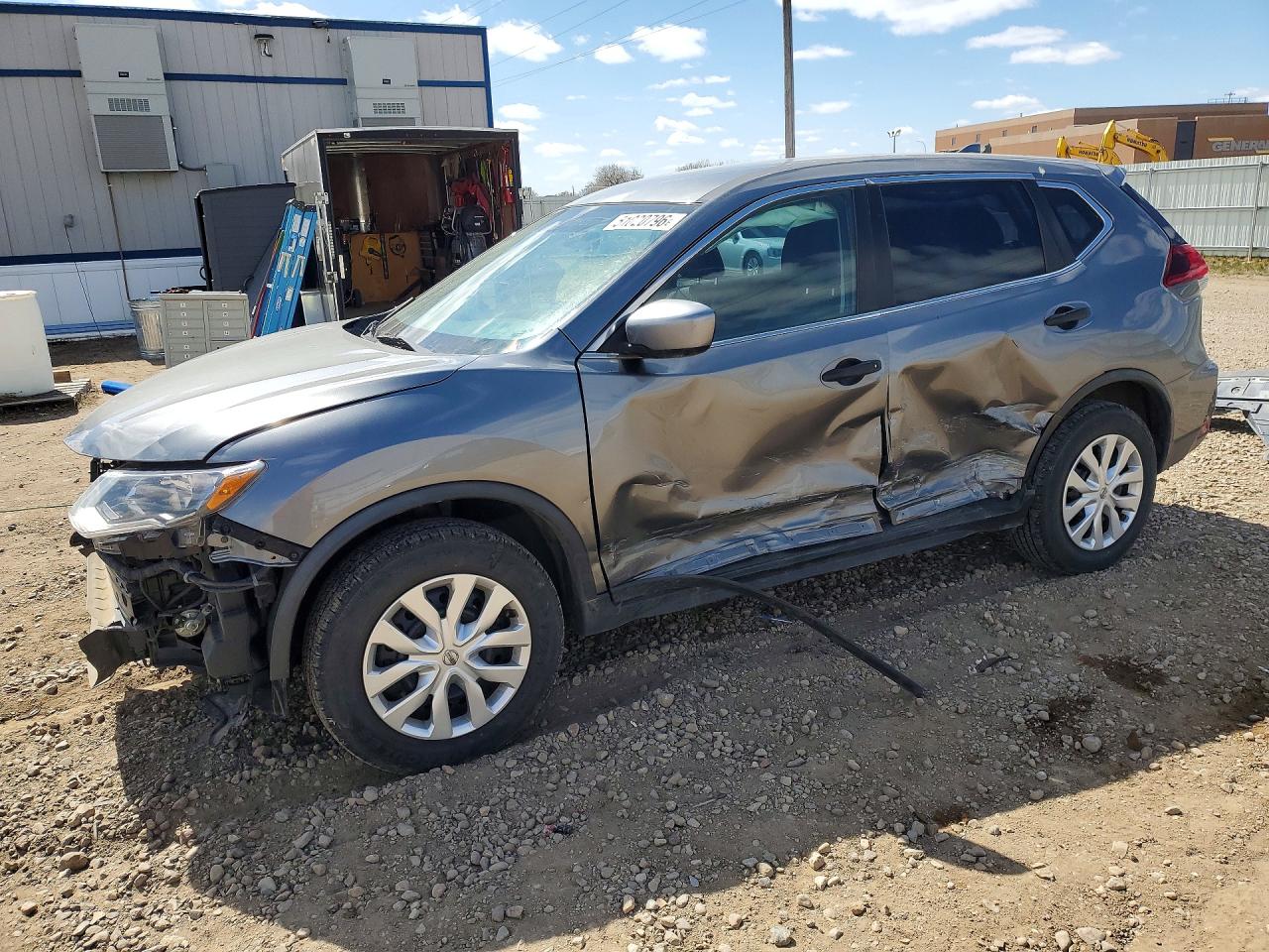 Salvage Nissan Rogue Image