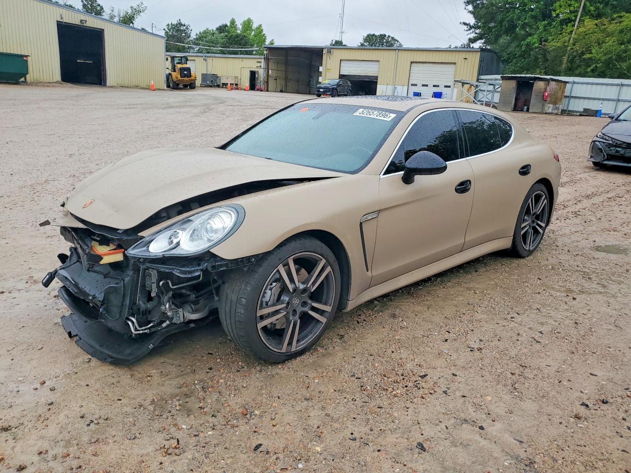 Salvage Porsche Panamera Image