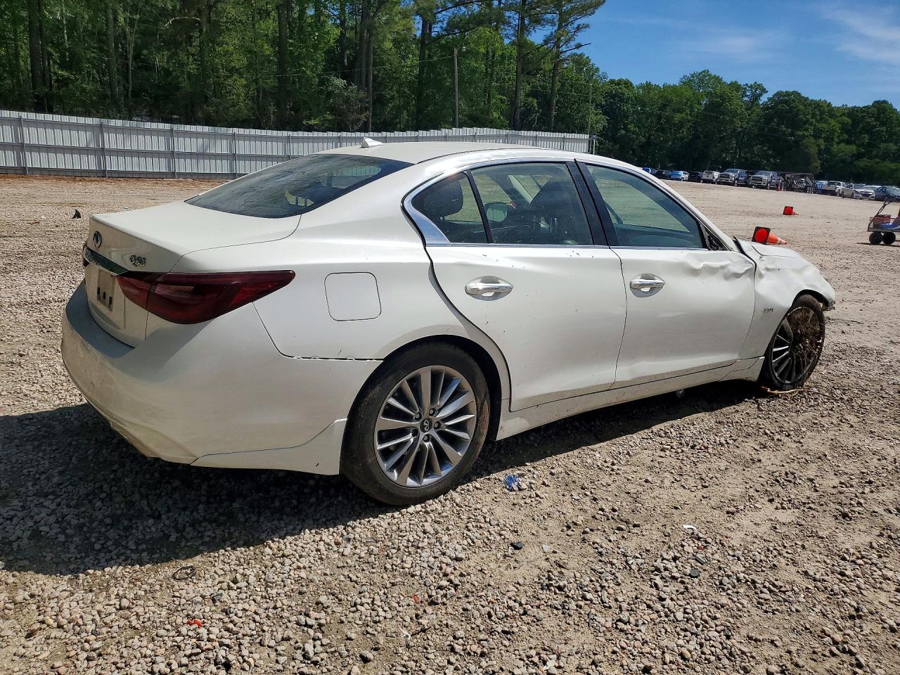 INFINITI Q50 3.0t Luxe