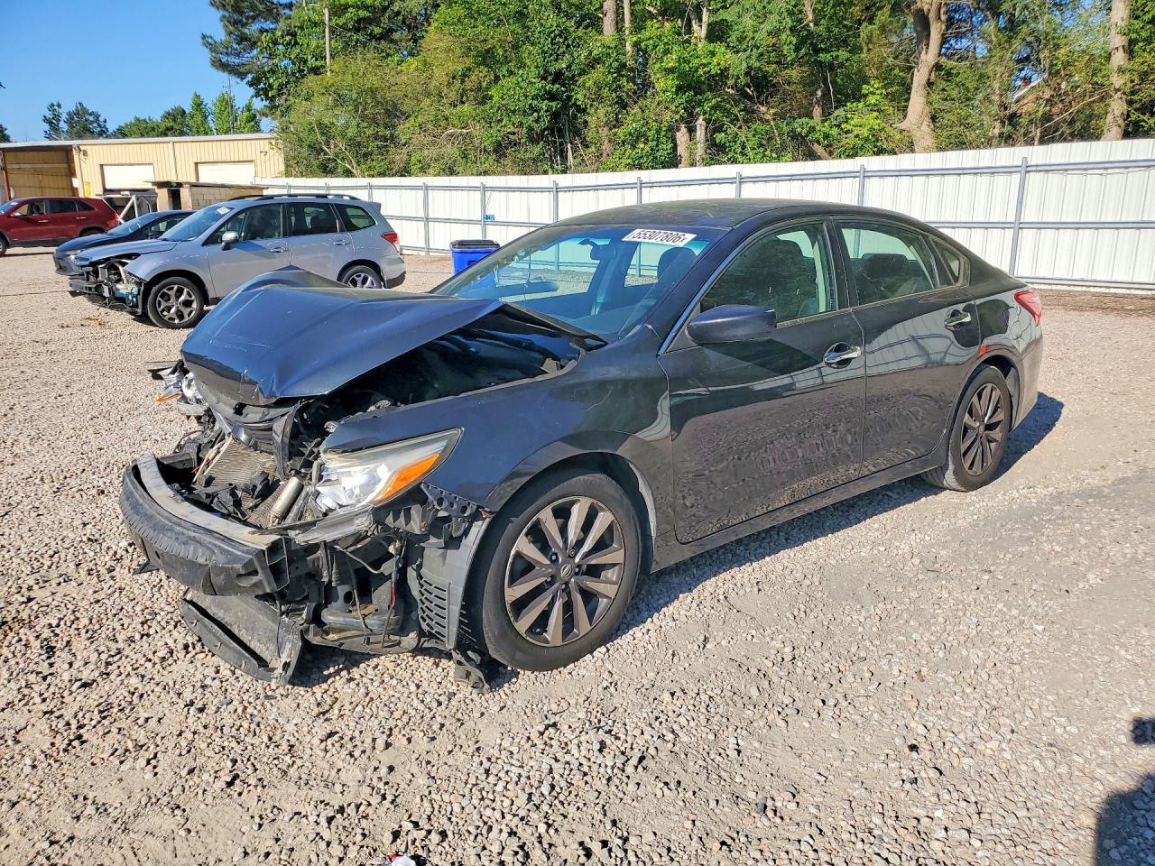 Salvage Nissan Altima Image