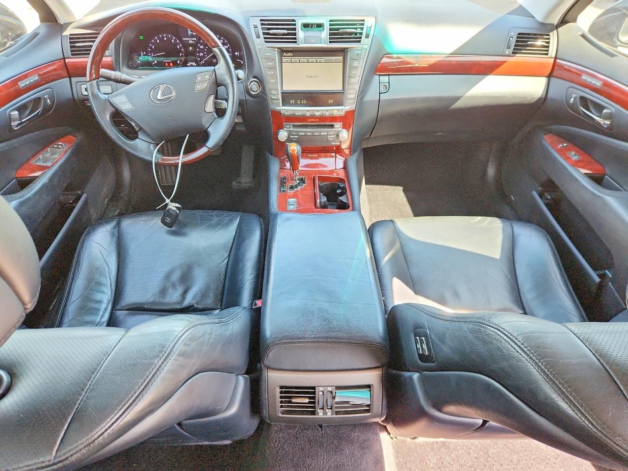 Lexus LS 460