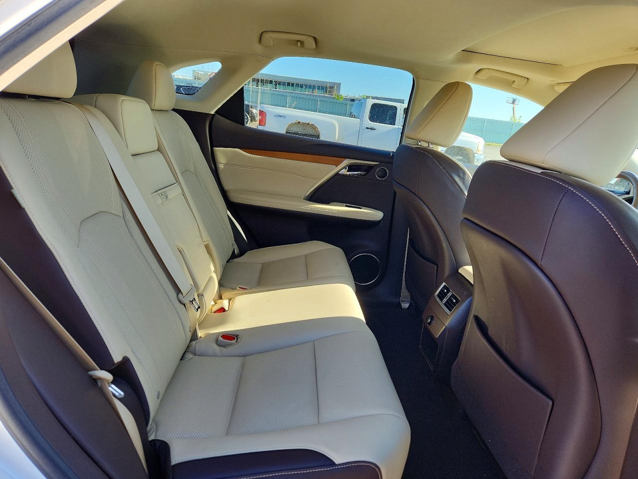Lexus RX Base
