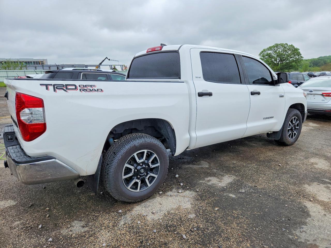 Toyota Tundra Crewmax Sr5