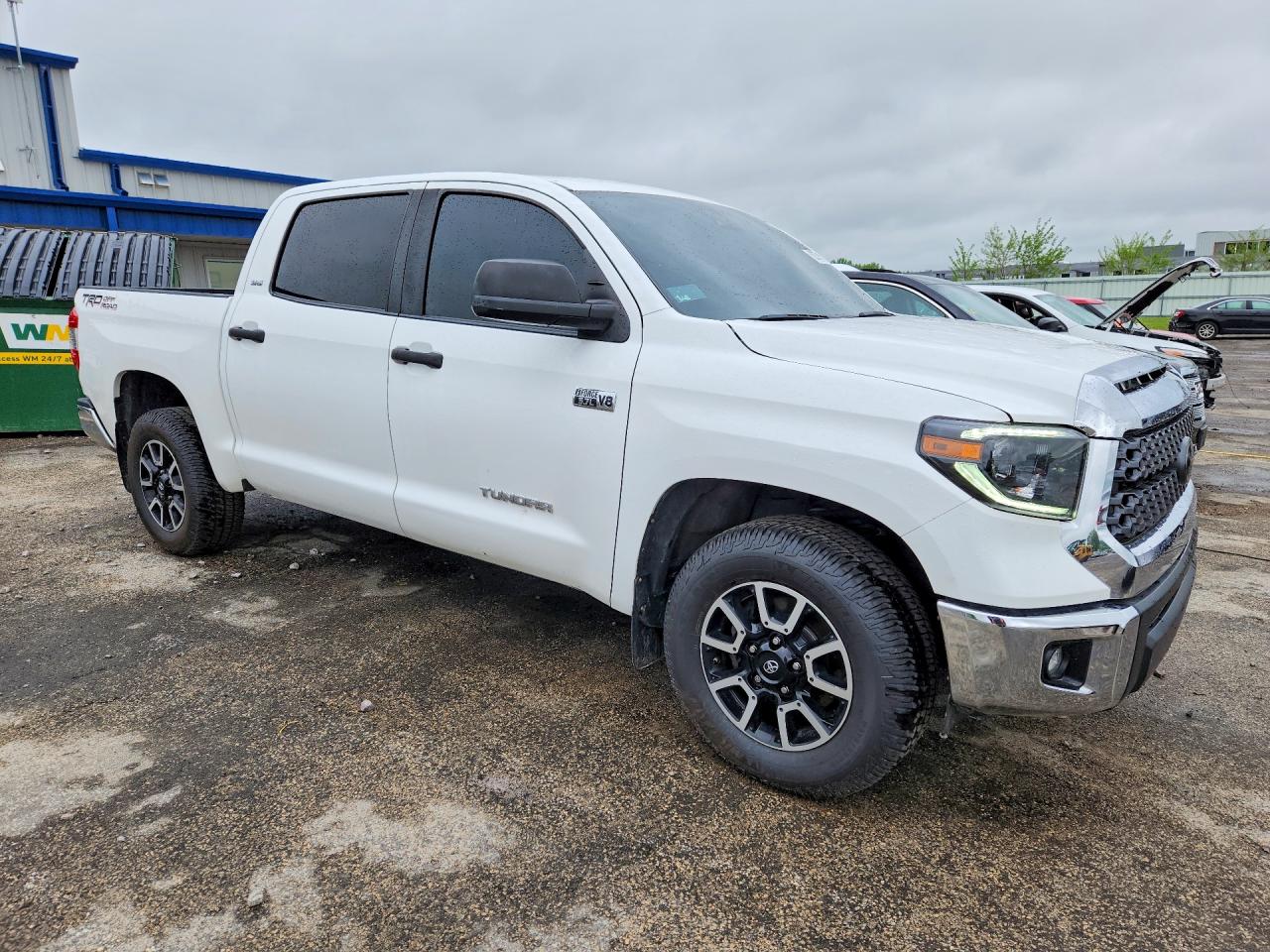 Toyota Tundra Crewmax Sr5