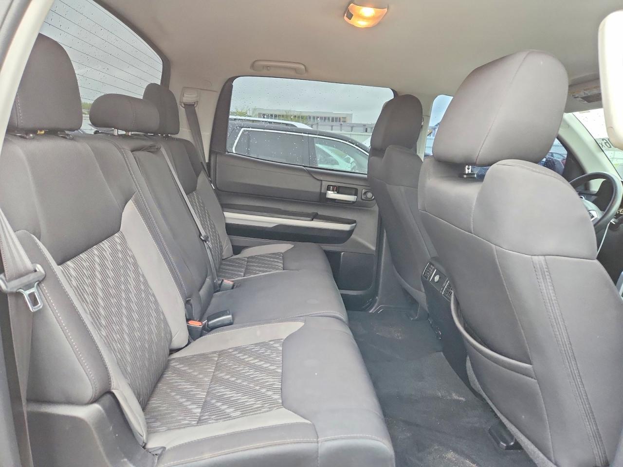 Toyota Tundra Crewmax Sr5