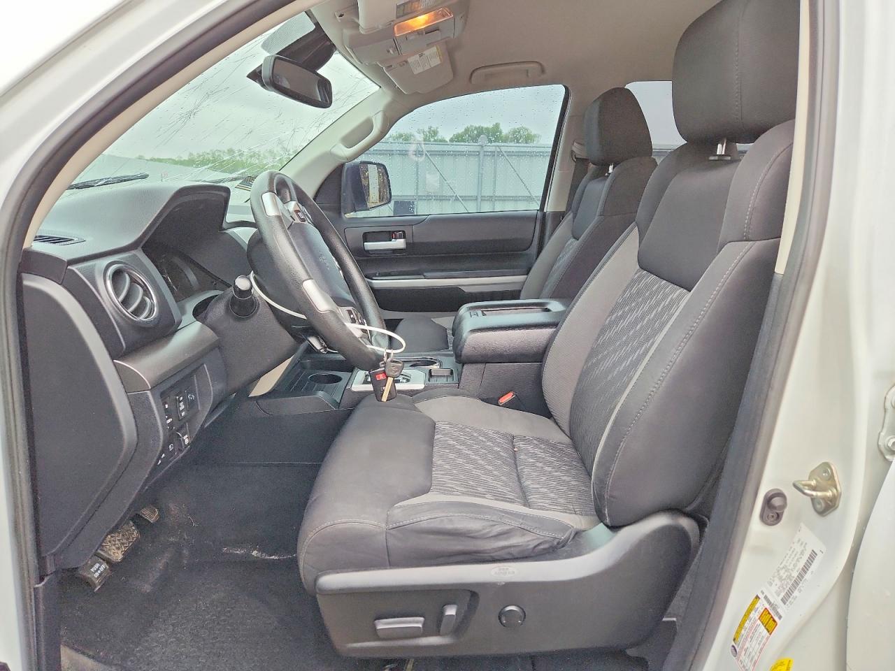 Toyota Tundra Crewmax Sr5