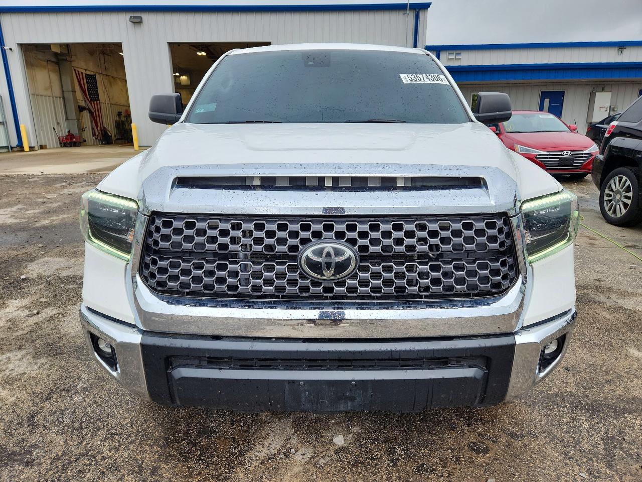 Toyota Tundra Crewmax Sr5