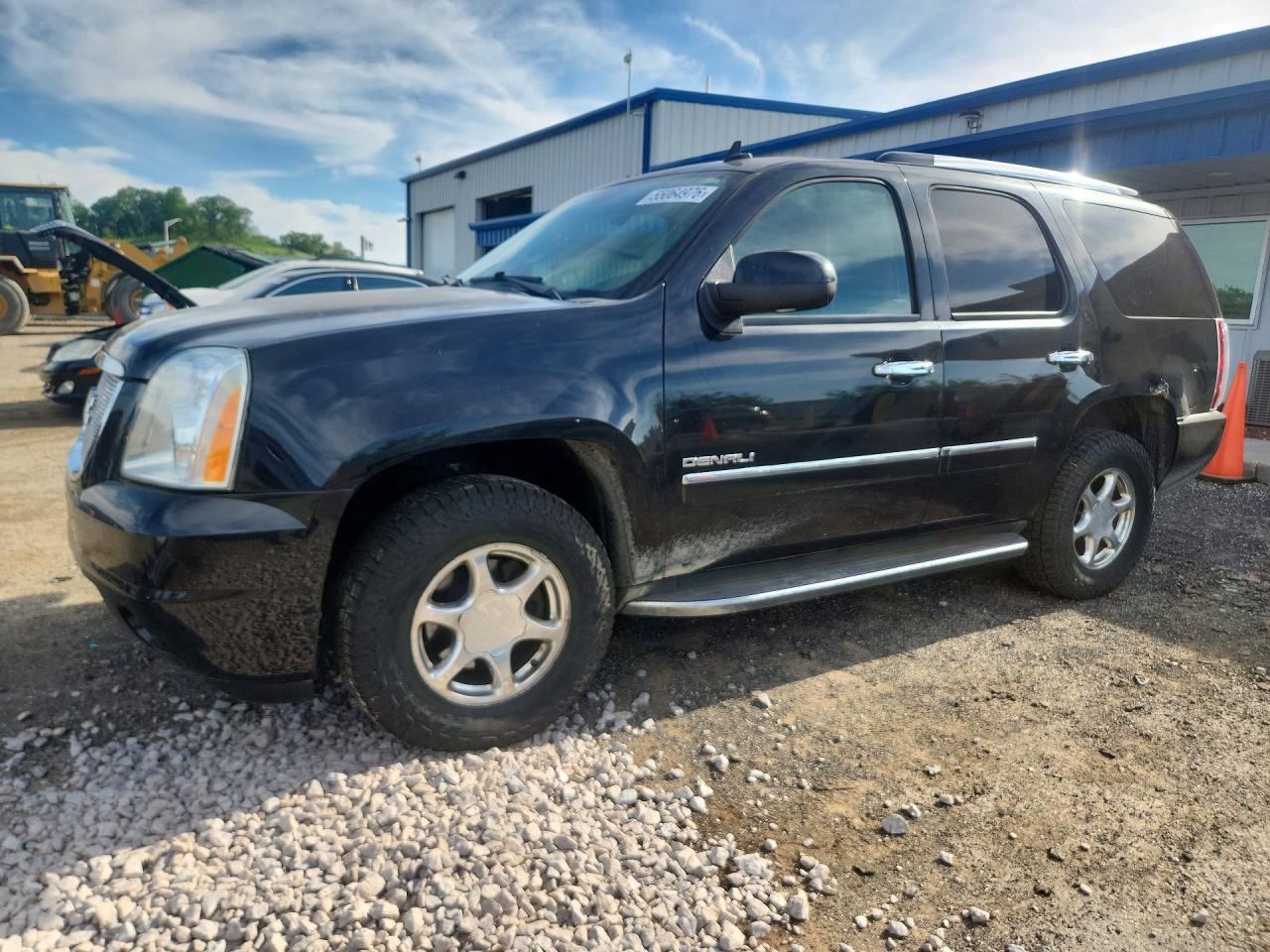 Salvage GMC Yukon Image