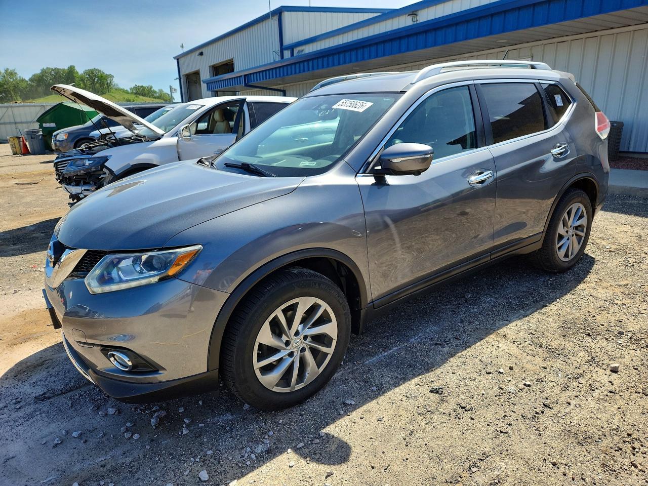Salvage Nissan Rogue Image