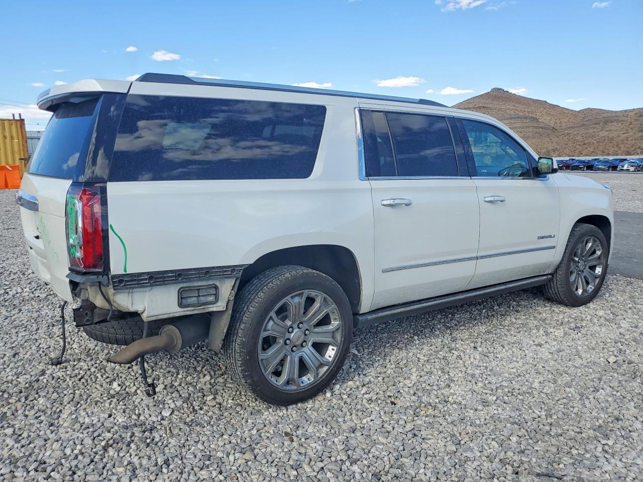 GMC Yukon Denali