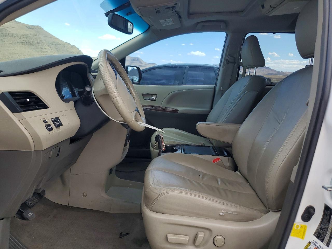 Toyota Sienna Xle 8-passenger