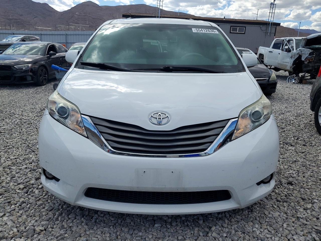 Toyota Sienna Xle 8-passenger