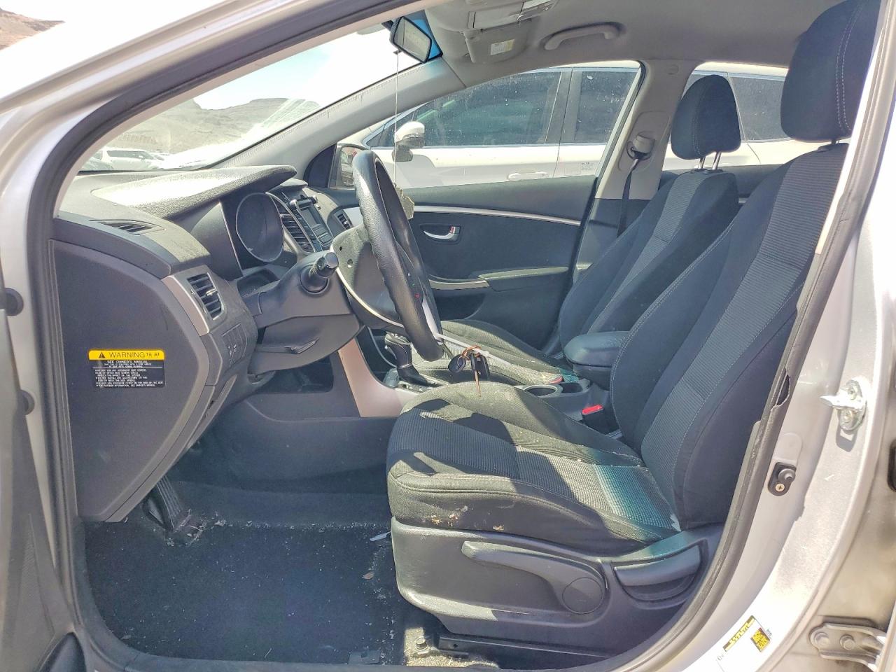 Hyundai ELANTRA Base