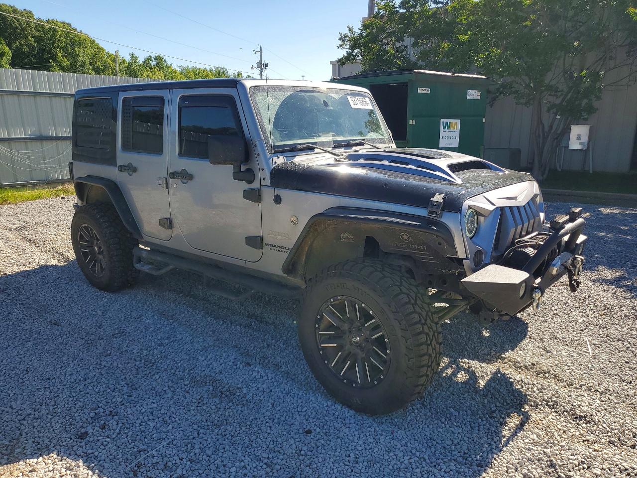 Jeep Wrangler Sahara