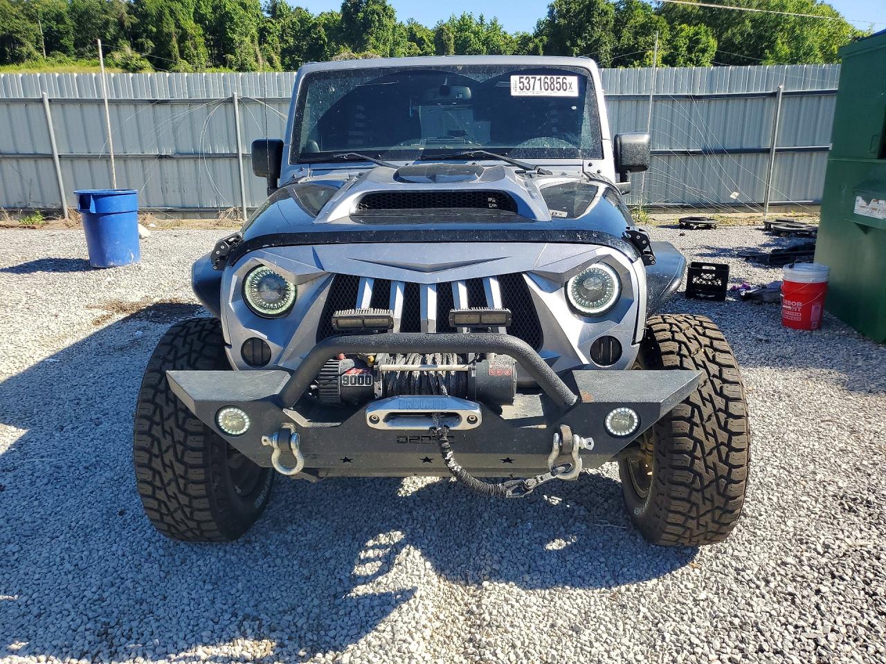Jeep Wrangler Sahara