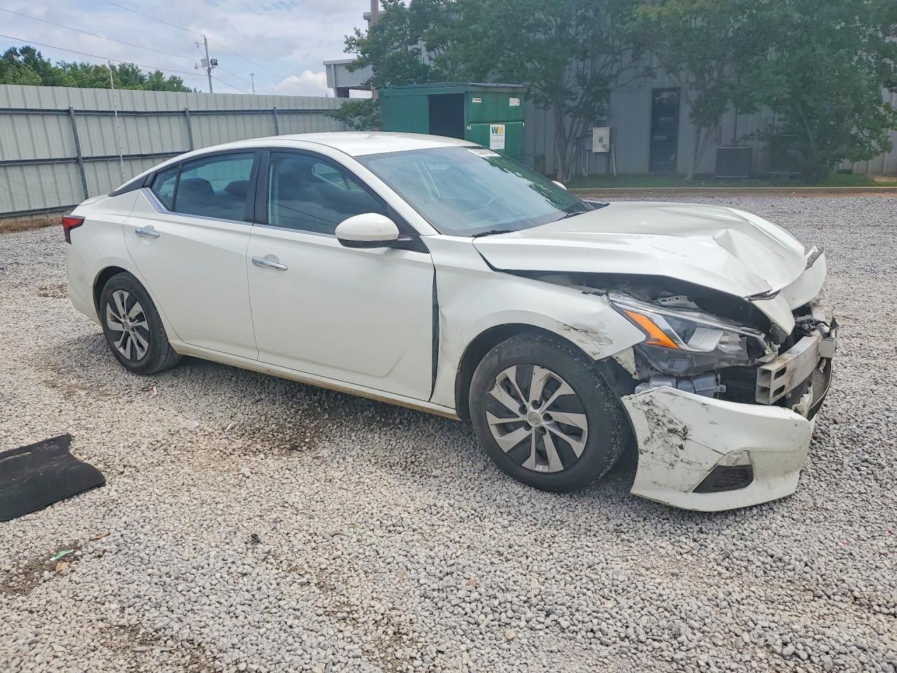 Nissan Altima S