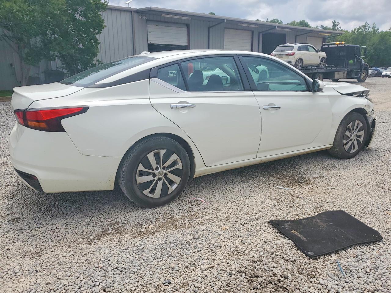 Nissan Altima S