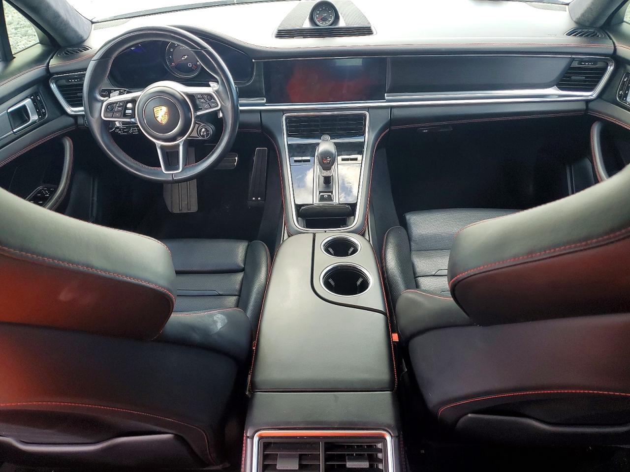Porsche Panamera Gts