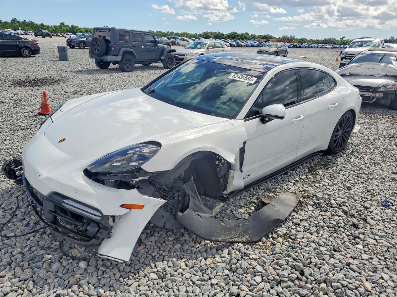 Salvage Porsche Panamera Image
