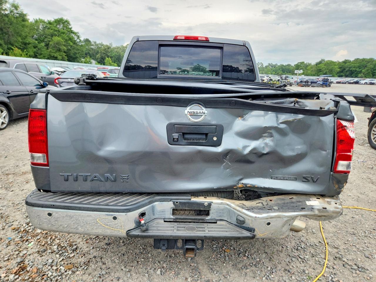 Nissan Titan Sv