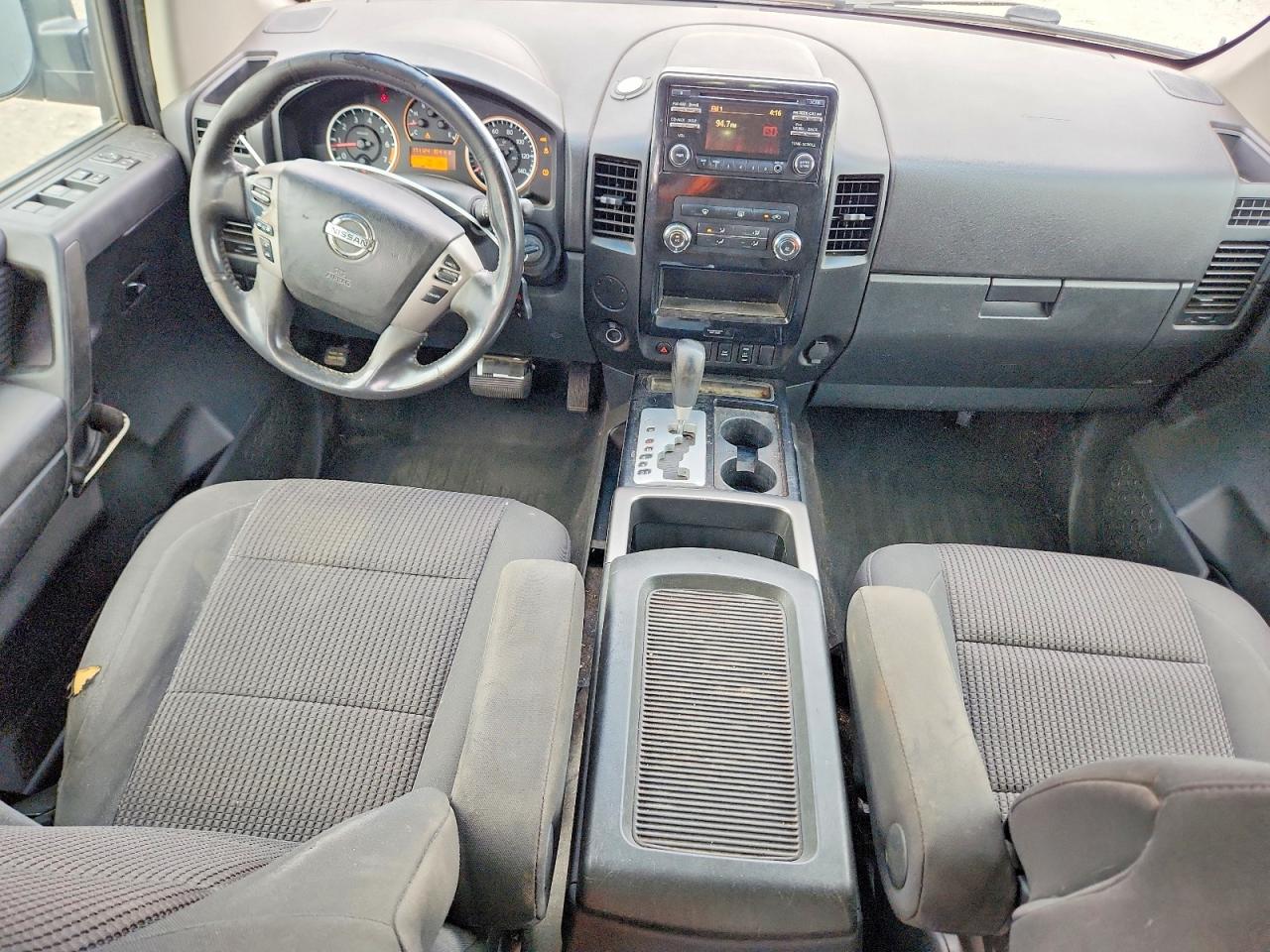 Nissan Titan Sv