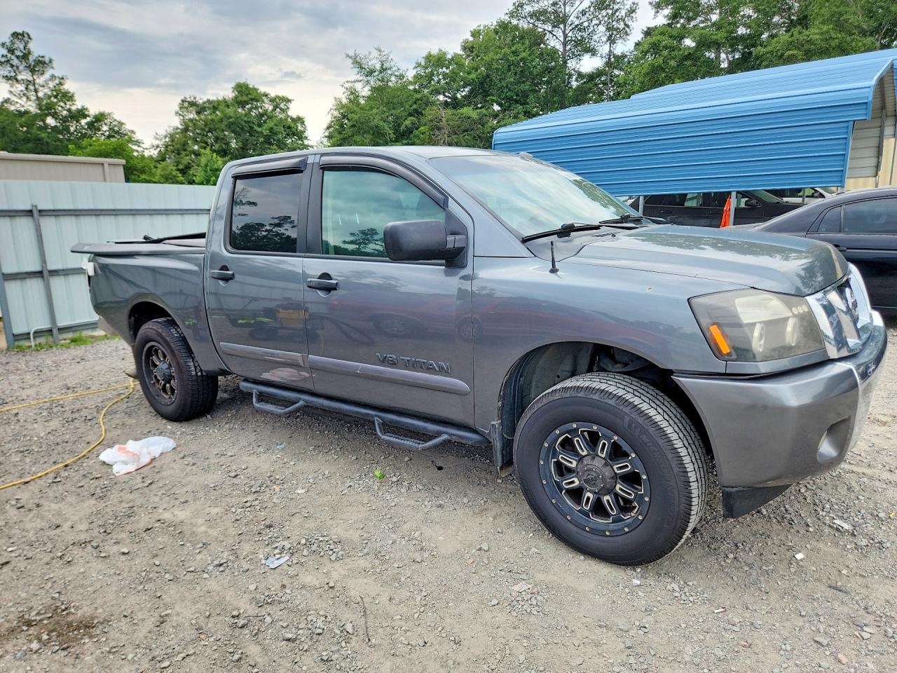 Nissan Titan Sv