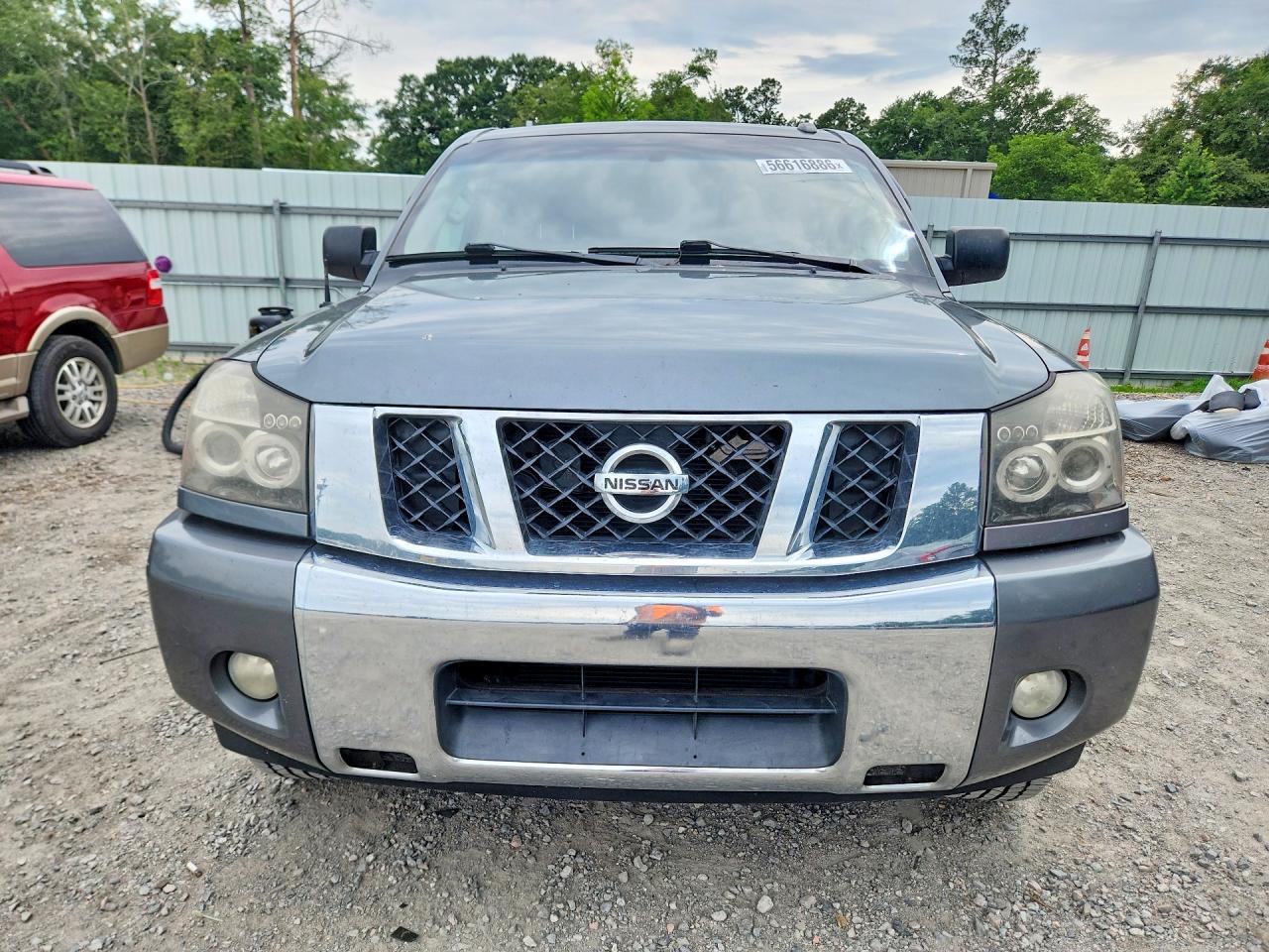 Nissan Titan Sv