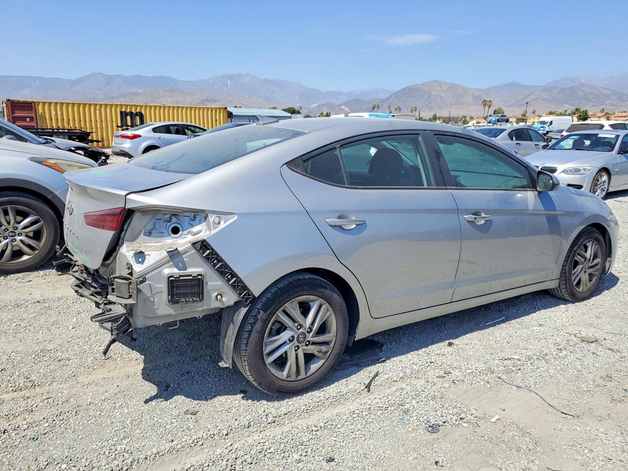 Hyundai ELANTRA Value Edition