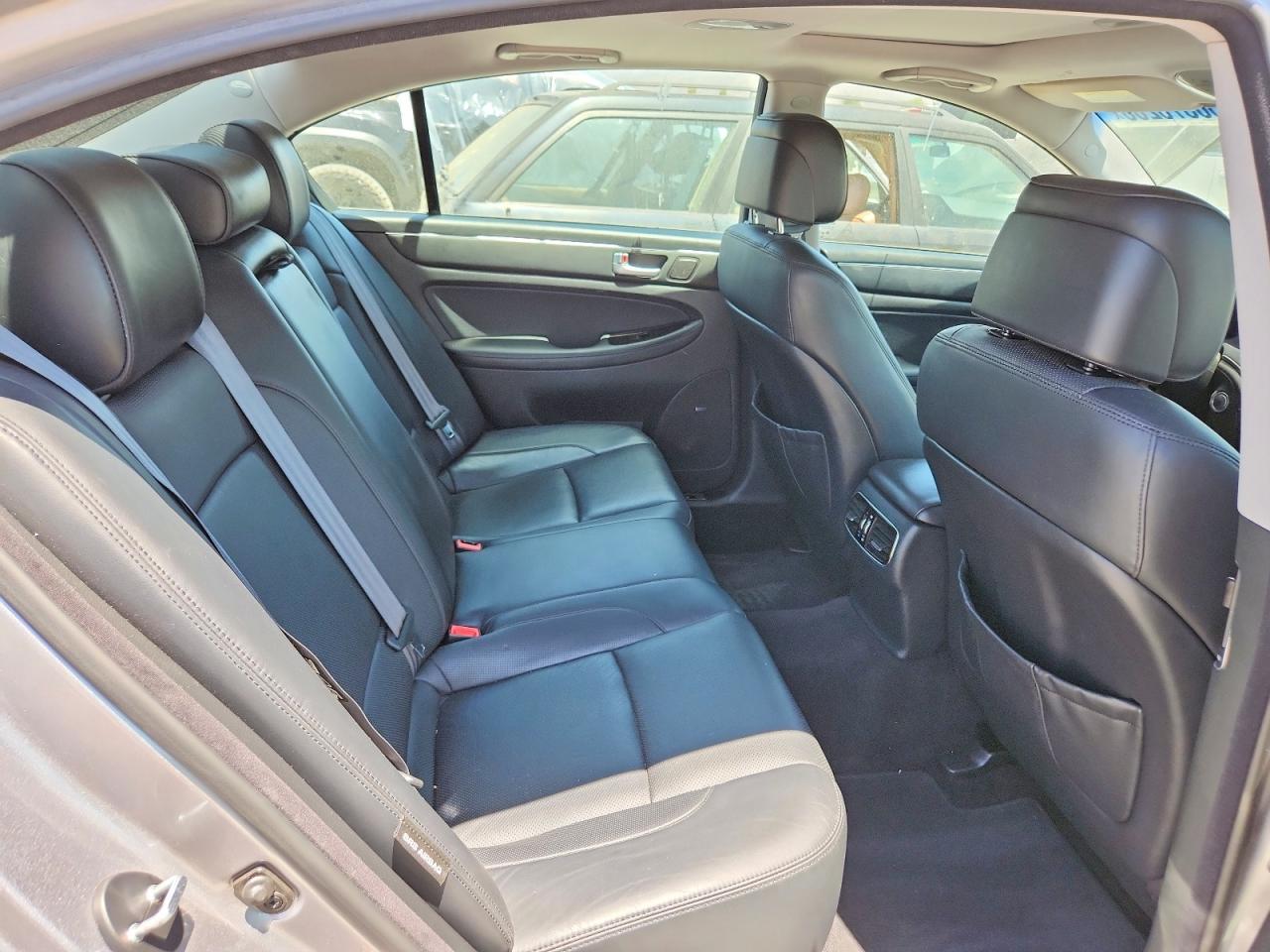 Hyundai Genesis 5.0l