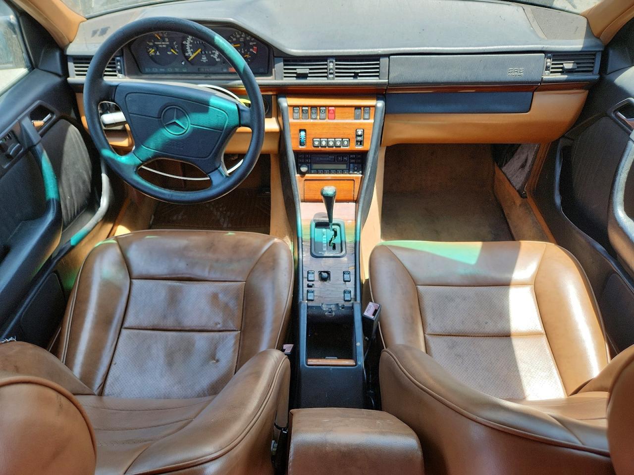 Mercedes-Benz E-Class 320