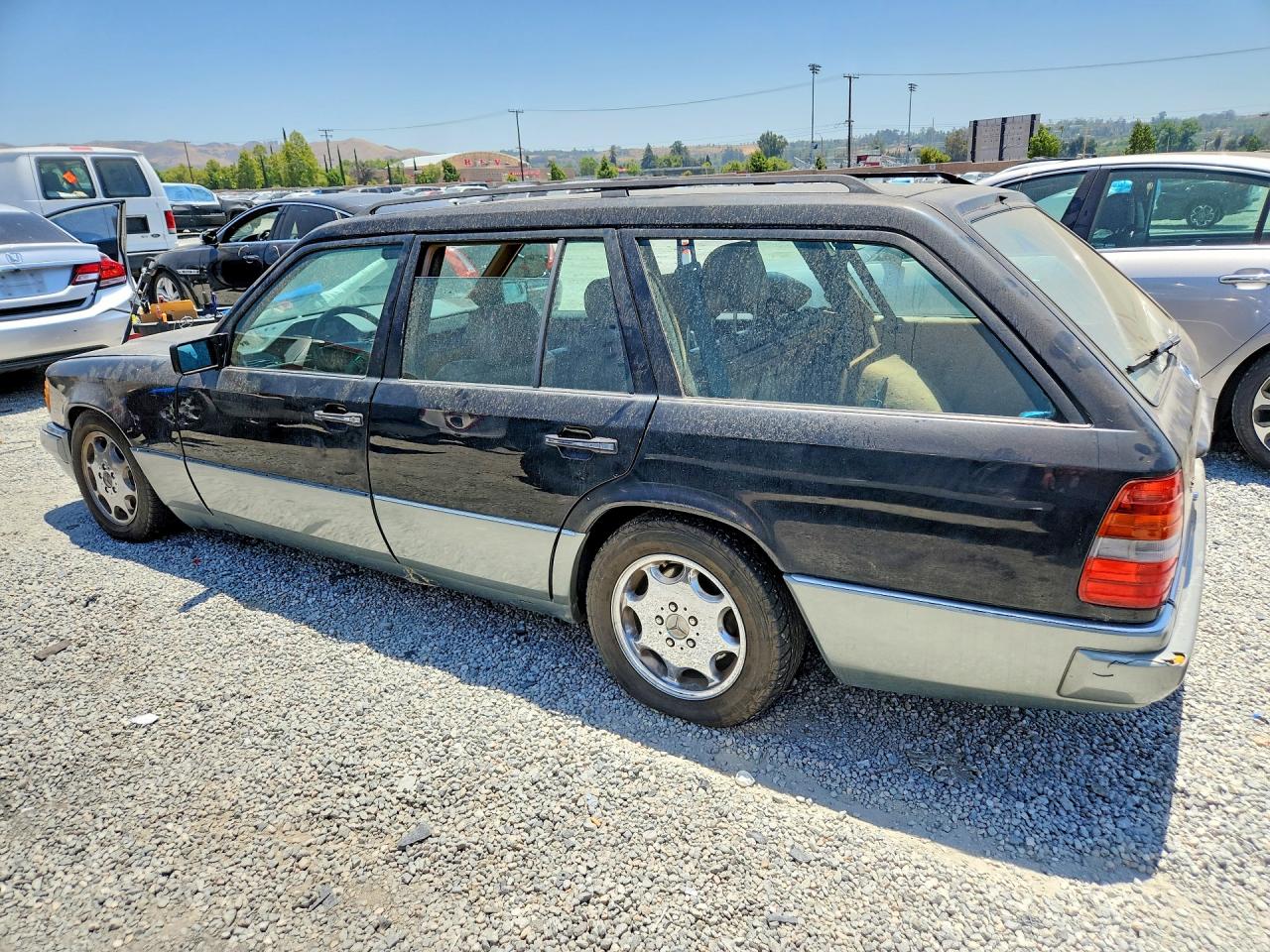 Mercedes-Benz E-Class 320