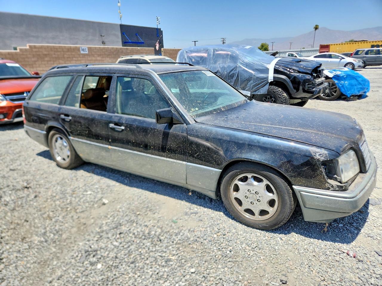 Mercedes-Benz E-Class 320