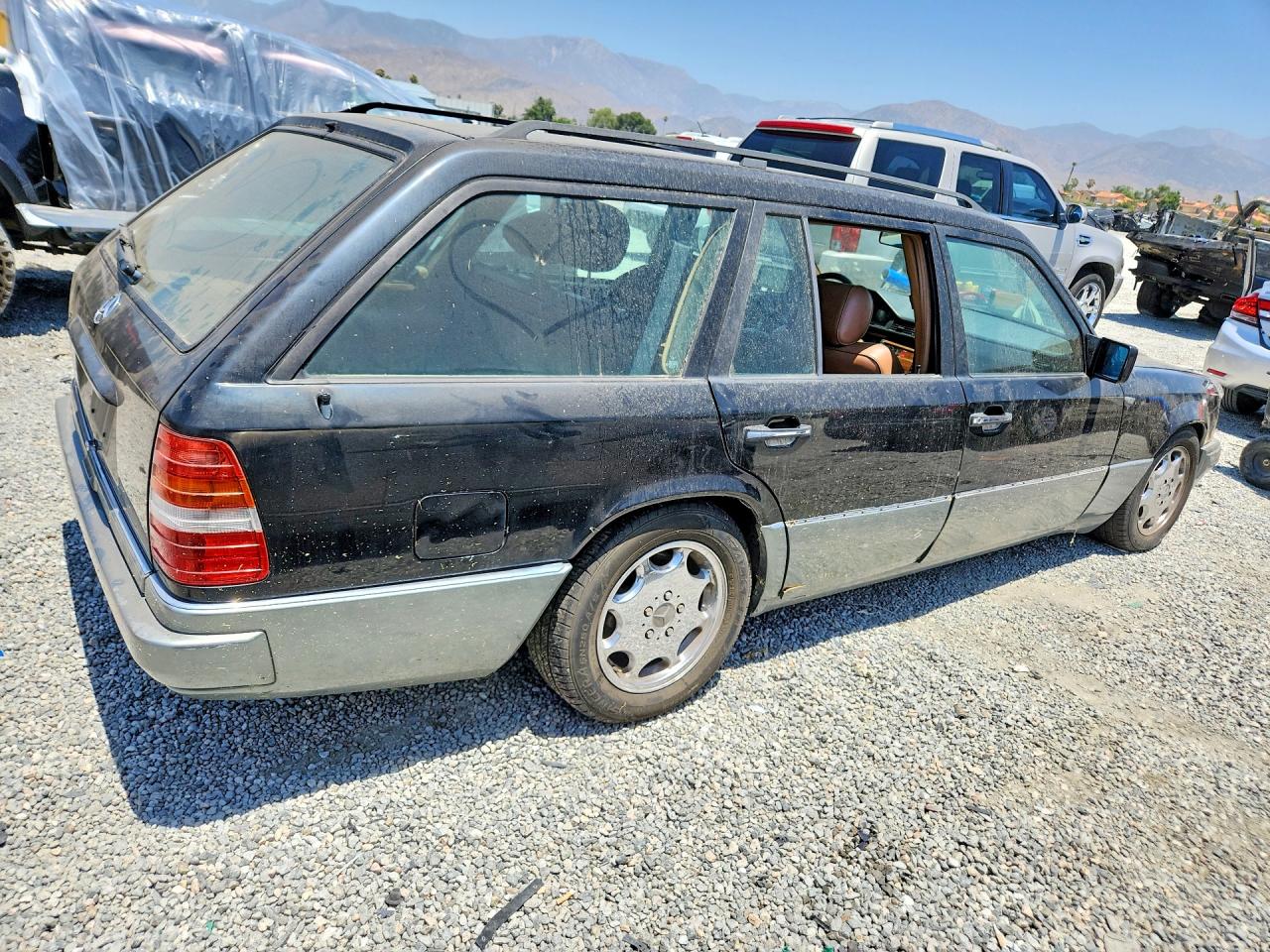 Mercedes-Benz E-Class 320