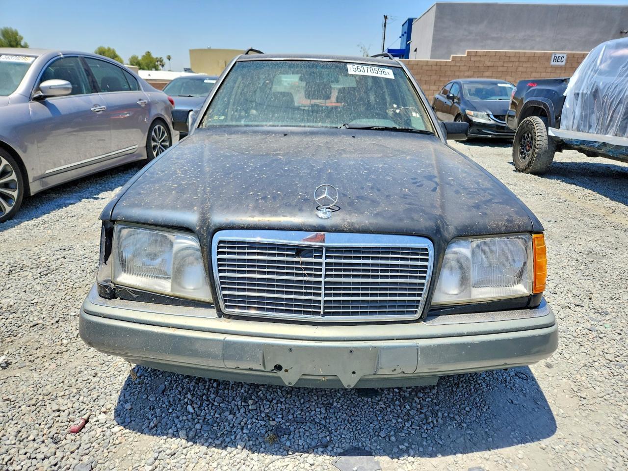 Mercedes-Benz E-Class 320