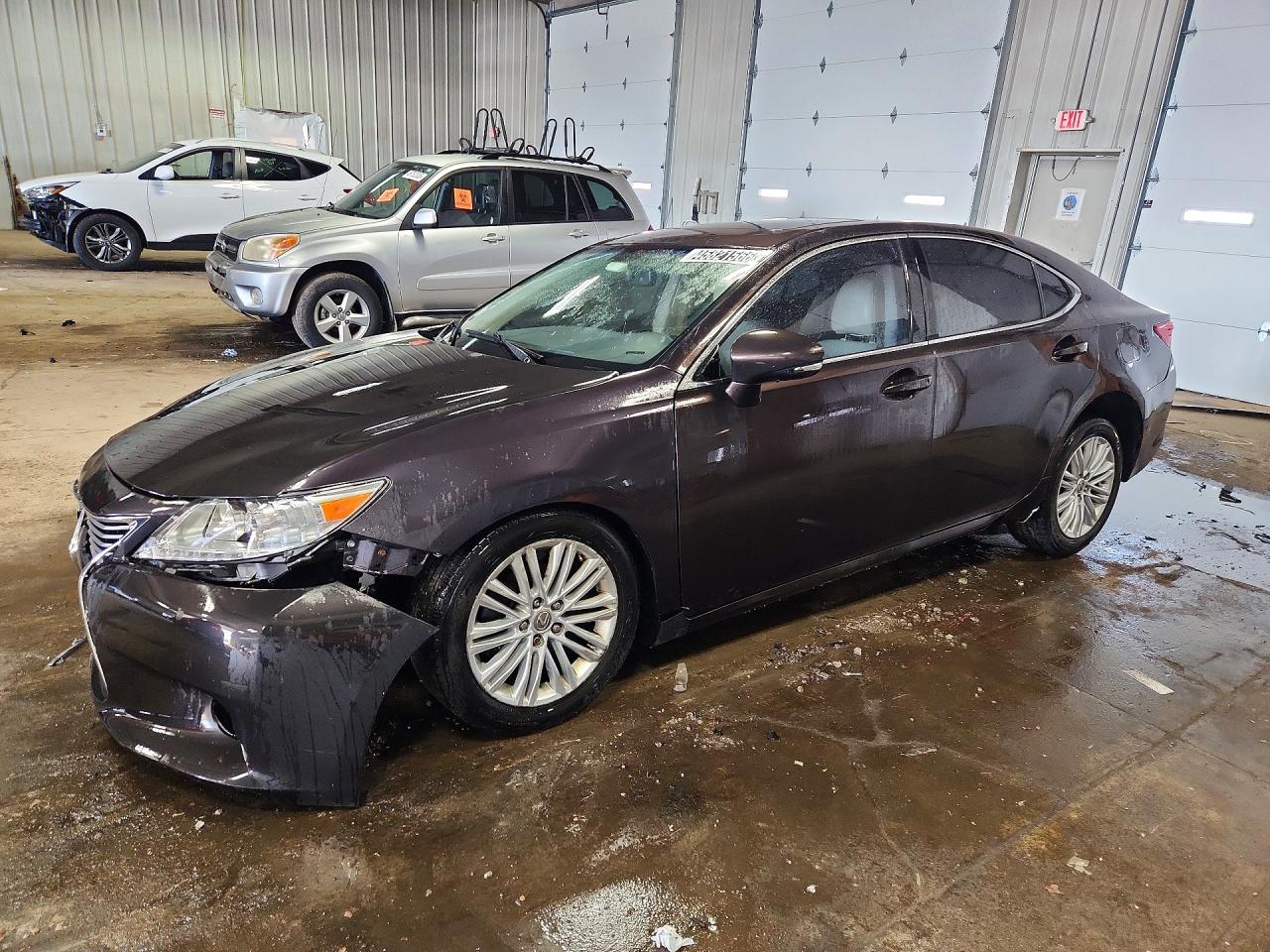 Salvage Lexus Es Image