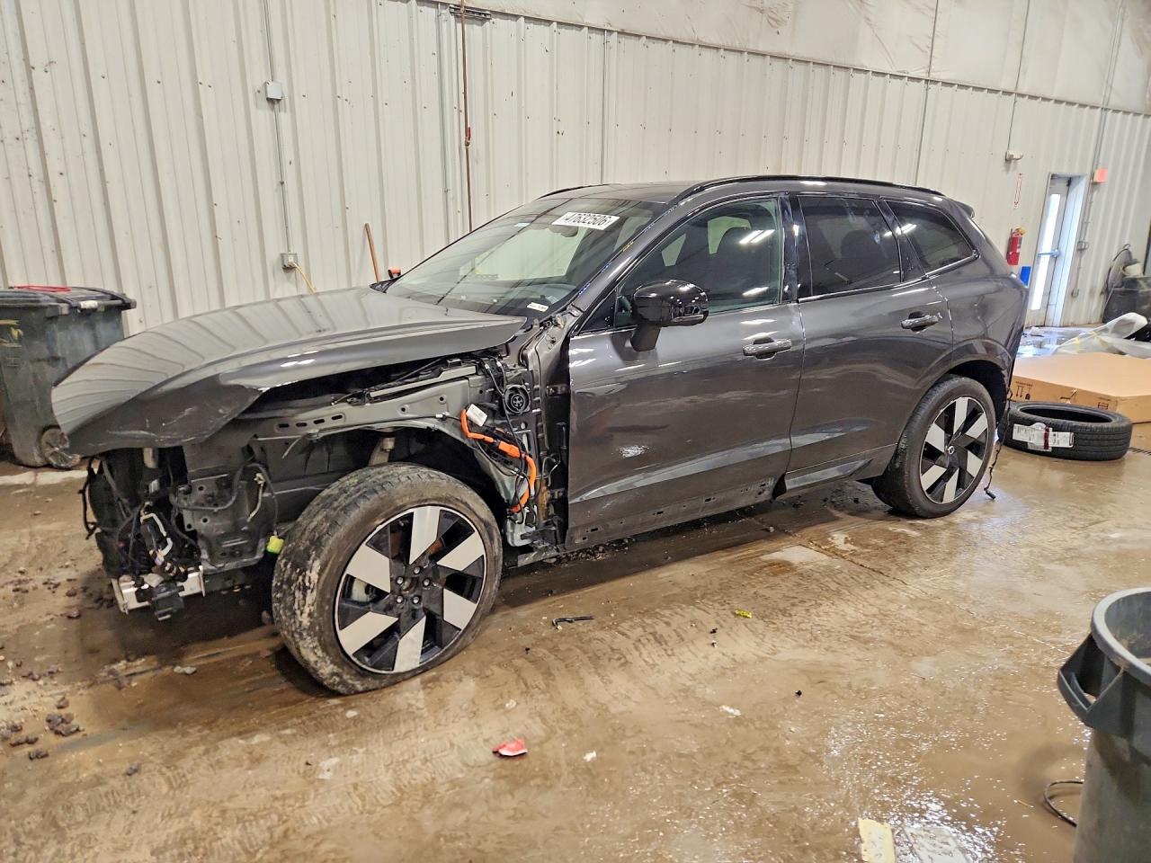 Salvage Volvo XC60 Image