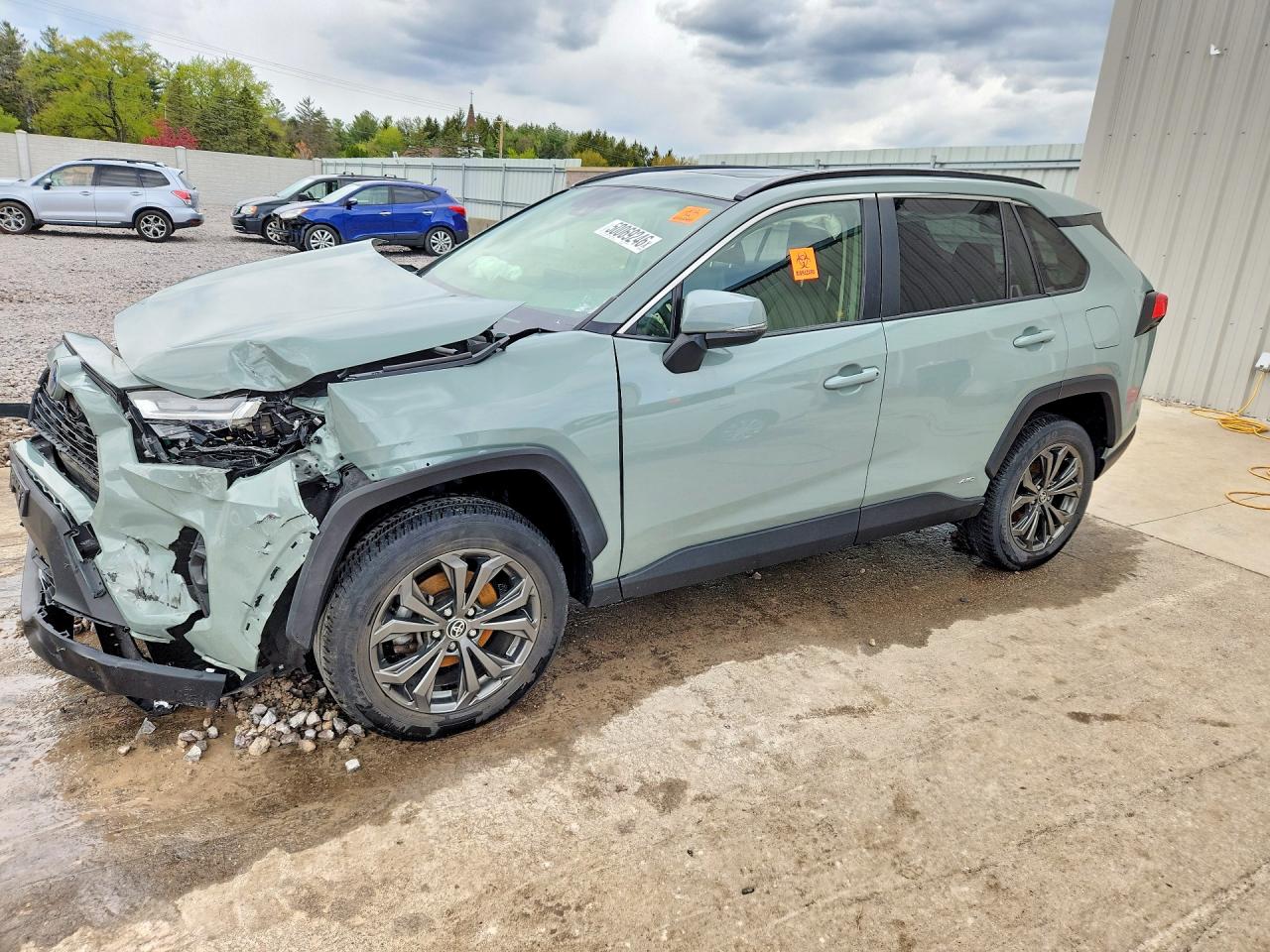 Salvage Toyota RAV4 Image